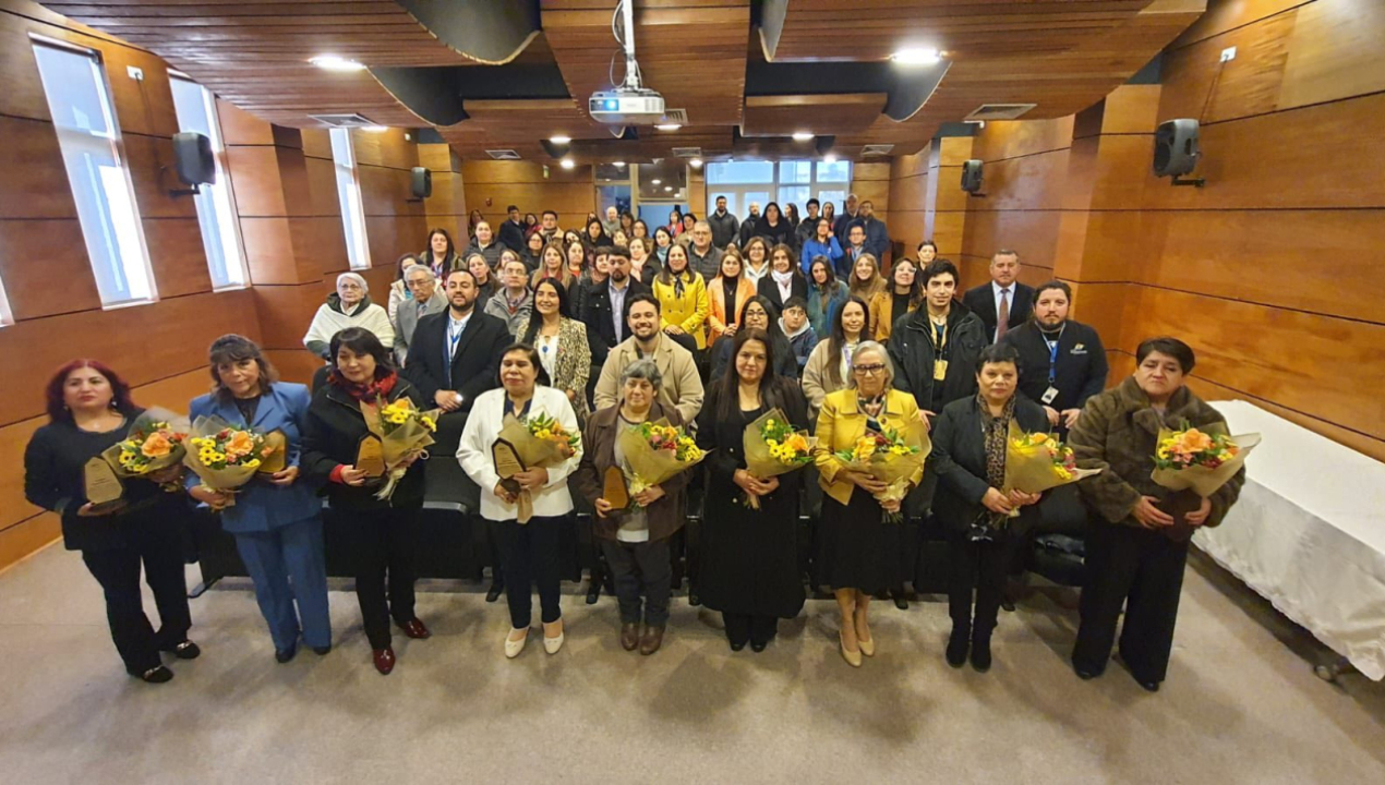 /hospital-san-vicente-de-arauco-despide-con-emotiva-ceremonia-a-funcionarias