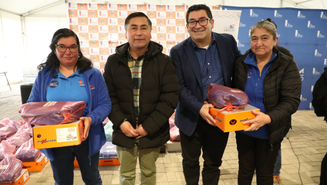 /municipalidad-de-tirua-entrega-implementos-de-seguridad-a-trabajadores-del
