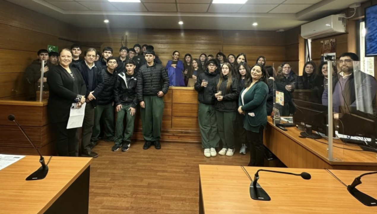 /juzgado-de-letras-y-garantia-de-curanilahue-dicta-charla-a-estudiantes-de
