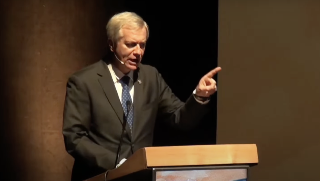 /la-industria-del-salmon-esta-asfixiada-por-el-estado-kast-arremete