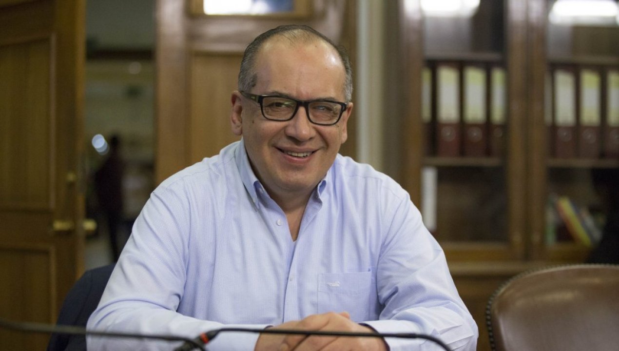 /diputado-hector-ulloa-busca-declarar-el-himno-de-chiloe-como-canto-oficial