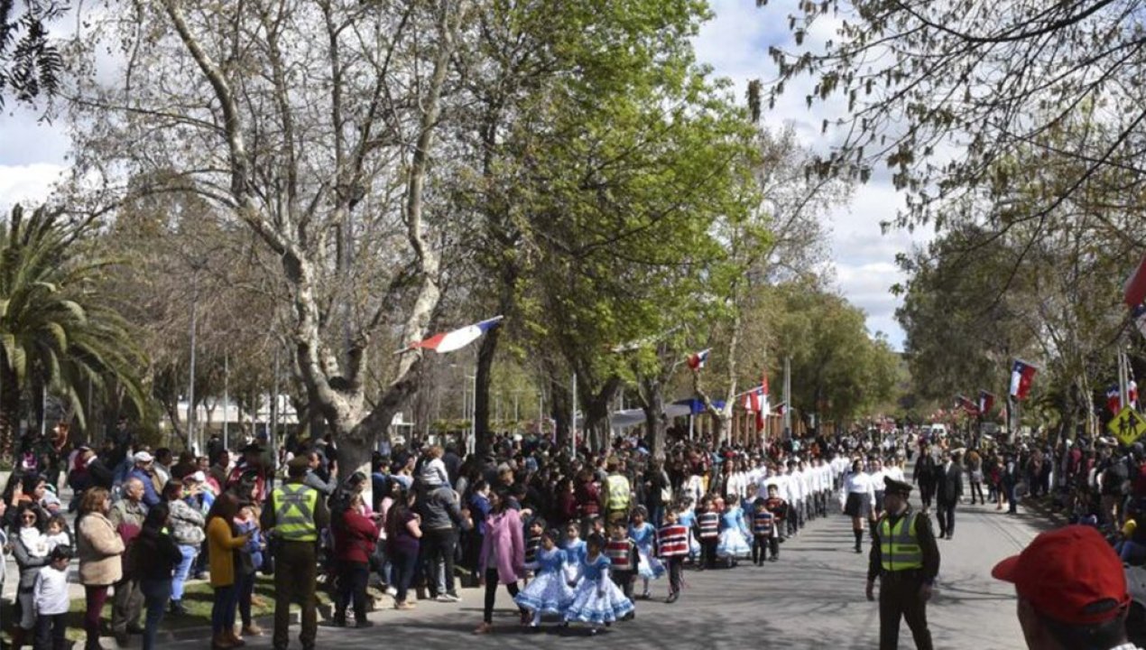 /comunidad-de-san-pedro-realiza-desfile-de-fiestas-patrias
