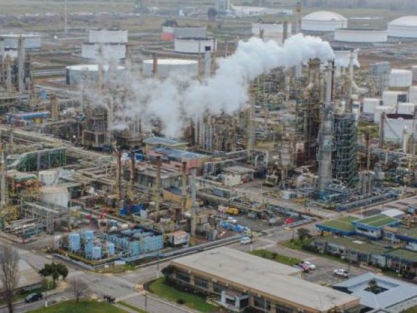 Irregularidad de ENAP en datos sobre niveles de azufre en combustibles